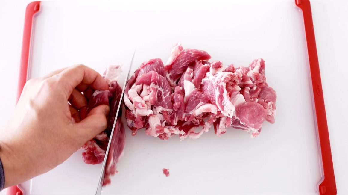 Người Nhật có cách làm món thịt chiên gừng chế biến siêu nhanh mà ăn cực ngon - Ảnh 1