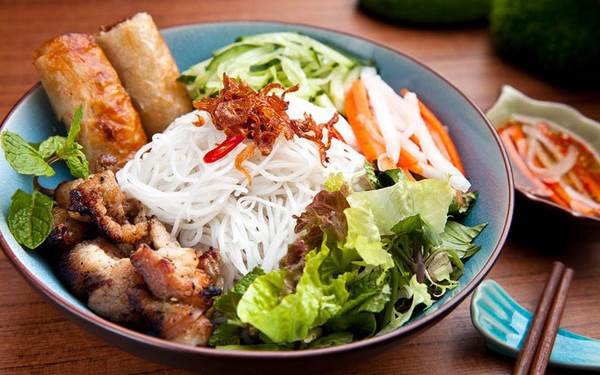 Món ăn nhất định phải thử khi lang thang ngôi chợ trăm tuổi ở Sài Gòn - Ảnh 2