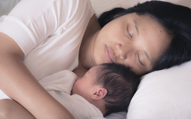 Có một số lợi ích khi cho con ngủ chung mà cha mẹ chắc hẳn không ngờ đến - Ảnh 1