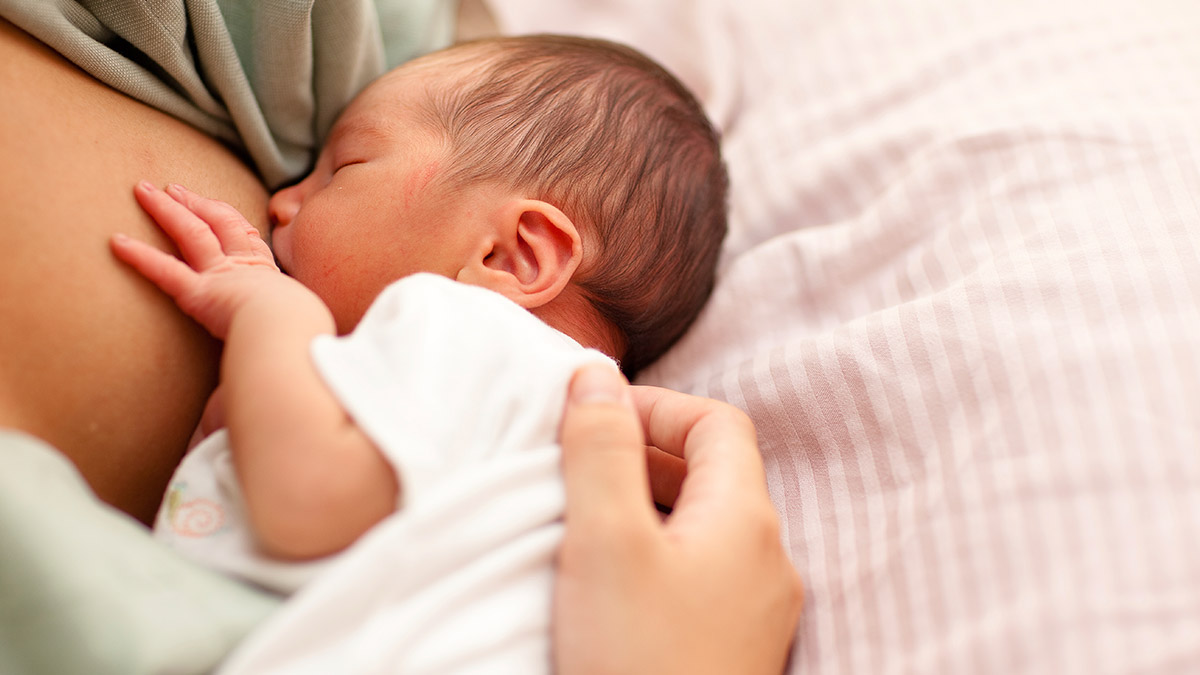 Những dấu hiệu mẹ ít sữa sau sinh, cần biết để duy trì nguồn thức ăn cho con - Ảnh 5