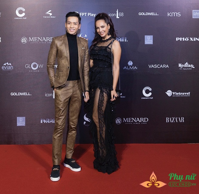 Diện trang phục độc lạ, Angela Phương Trinh và Thảo Trang nổi bần bật tại thảm đỏ VIFW - Ảnh 11