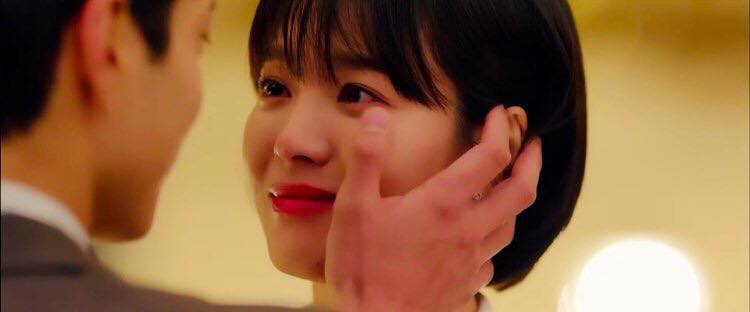 Kiss-scene Park Bo Gum - Song Hye Kyo bị chê thiếu 'chemistry', Song Joong Ki và Lee Kwang Soo lại được điểm mặt - Ảnh 7