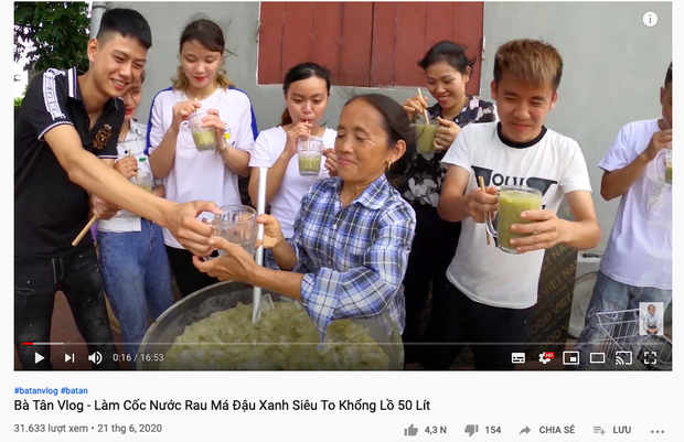 Bà Tân tung video làm cốc rau má đậu xanh siêu to khổng lồ, nhưng thứ mà dân mạng chú ý nhất lại là một câu “lỡ lời” của Hưng Vlog - Ảnh 1