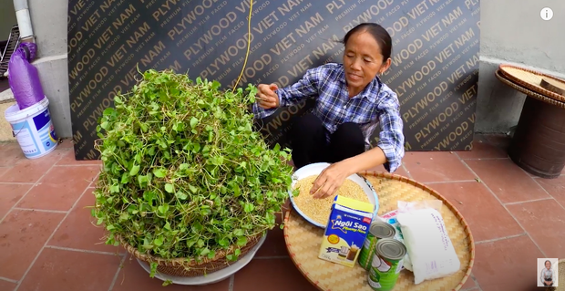 Bà Tân tung video làm cốc rau má đậu xanh siêu to khổng lồ, nhưng thứ mà dân mạng chú ý nhất lại là một câu “lỡ lời” của Hưng Vlog - Ảnh 2