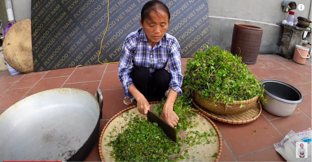 Bà Tân tung video làm cốc rau má đậu xanh siêu to khổng lồ, nhưng thứ mà dân mạng chú ý nhất lại là một câu “lỡ lời” của Hưng Vlog - Ảnh 3