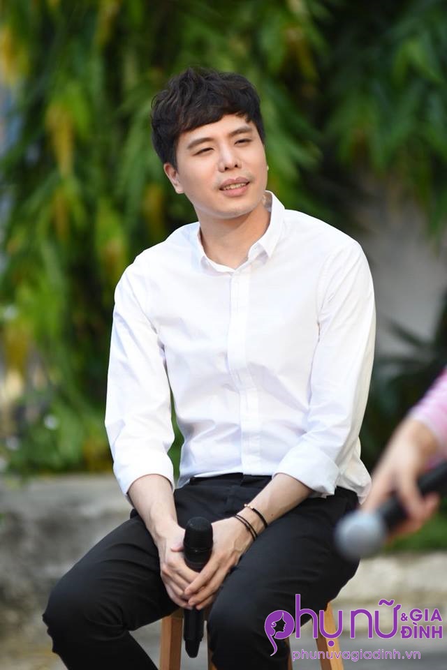 'Ông ngoại tuổi 30' Trịnh Thăng Bình xuất hiện siêu 'soái ca' làm chị em thổn thức - Ảnh 1