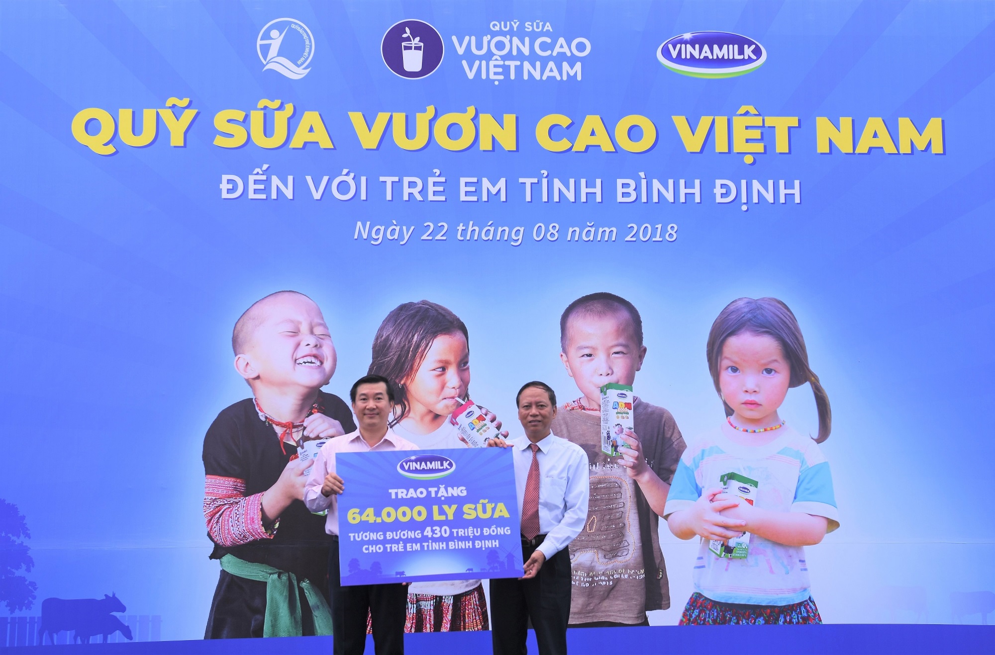 Quỹ Sữa vươn cao Việt Nam và Vinamilk tiếp tục trao 64.000 ly sữa cho trẻ em tỉnh Bình Định - Ảnh 4