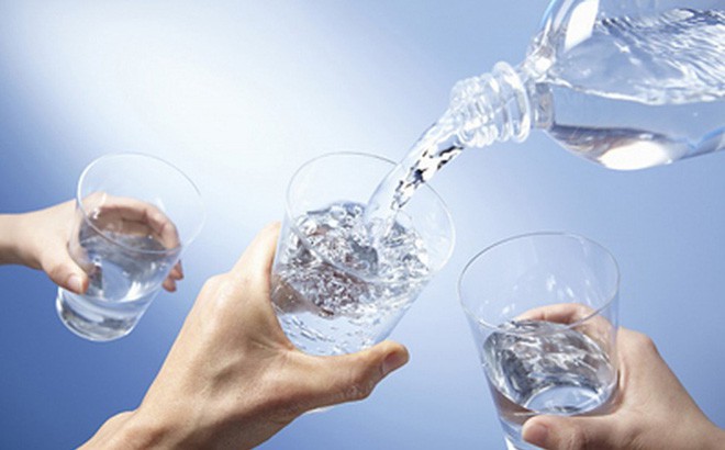 Tiến sĩ Nam khoa cảnh báo: 3 thói quen uống nước 'phá hỏng' thận, rất nhiều người mắc - Ảnh 3