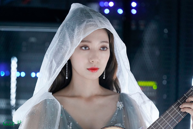 Trở lại với nhan sắc đỉnh cao, Park Shin Hye gây sốt vì đẹp như nữ thần bước ra từ truyện thần thoại ở hậu trường - Ảnh 12