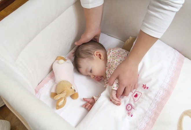 Trẻ sơ sinh 'ngủ ngày, cày đêm' mẹ phải làm sao? Lời khuyên của chuyên gia khiến mẹ chẳng cần lo lắng nữa - Ảnh 4