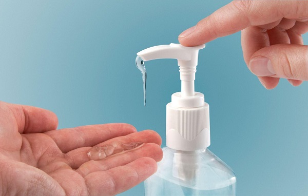 5 mối nguy hại từ việc lạm dụng nước rửa tay khô trong mùa dịch - Ảnh 1