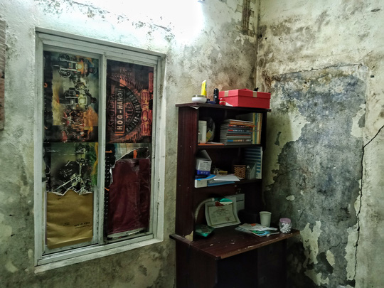 Ứa lệ trong 'đêm trắng' ở căn nhà xập xệ của nữ công nhân môi trường tử nạn - Ảnh 8
