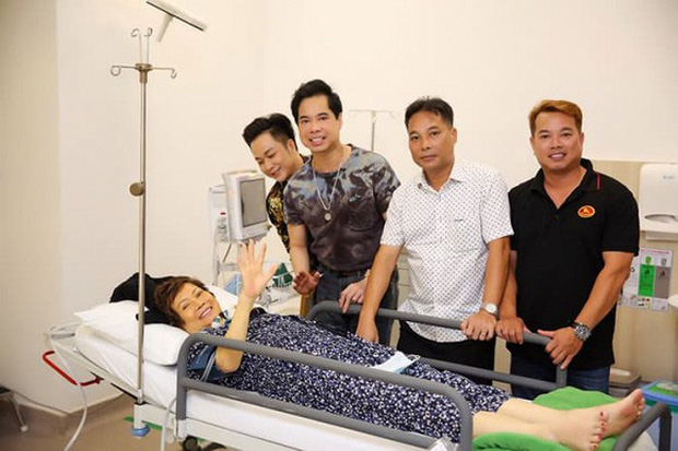 Mẹ Ngọc Sơn quyết định một mình về Việt Nam điều trị khối u, tình trạng sức khoẻ hiện tại cải thiện đáng mừng - Ảnh 5