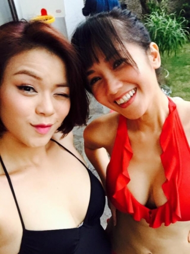 Làm mẹ đơn thân ở tuổi 48, Hồng Nhung diện bikini khoe ngực đầy, thả dáng nuột nà siêu gợi cảm - Ảnh 3