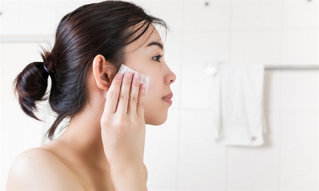 Chuyên gia hướng dẫn cách chăm sóc da cho phụ nữ 30 tuổi: 5 thói quen quan trọng nhất cần thiết lập - Ảnh 2