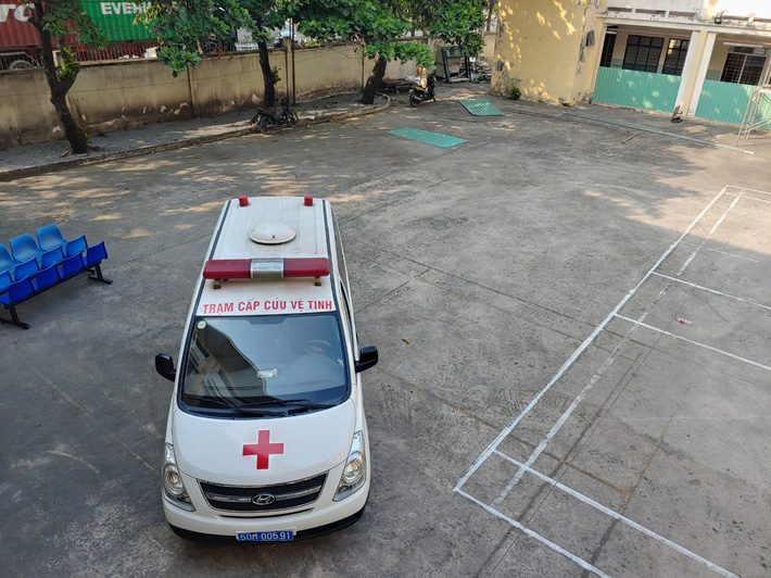 TP.HCM: Cách ly 53 nhân viên y tế Bệnh viện huyện Bình Chánh tiếp xúc với người dương tính Covid-19 tại đám tang - Ảnh 2