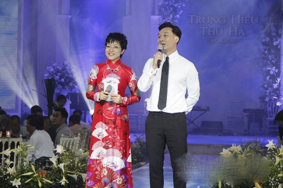 Bị đạo diễn Trần Lực chê 'giả dối' khi dẫn lễ cưới NSND Trung Hiếu, MC Thảo Vân - Thành Trung lên tiếng - Ảnh 2