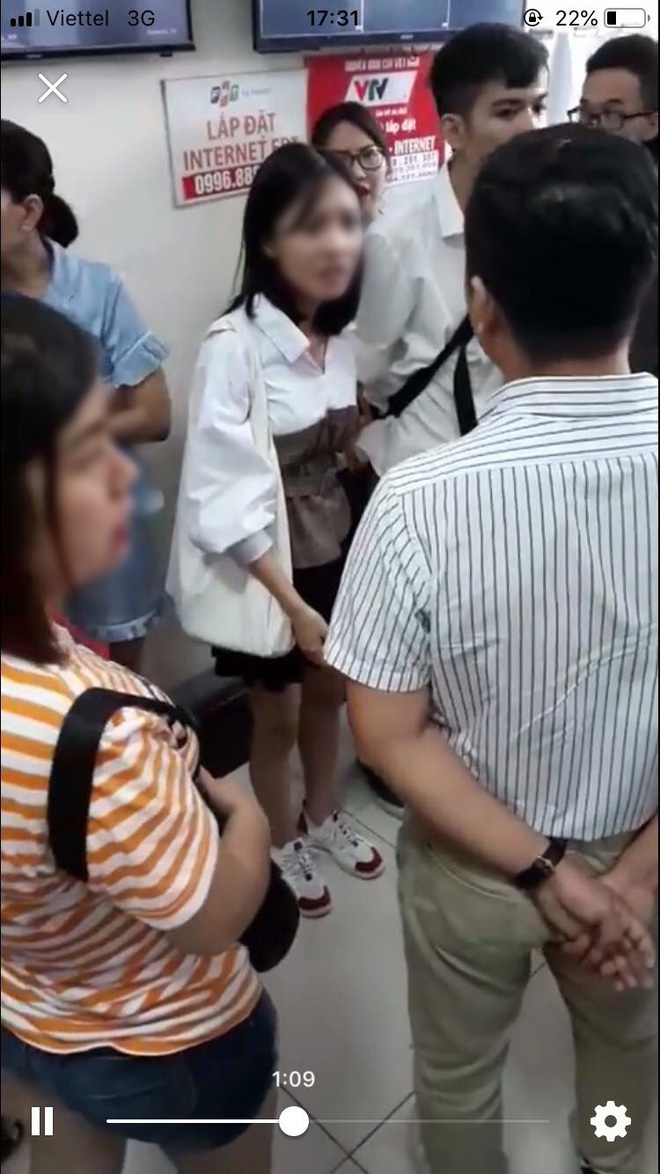 Hà Nội: Công an điều tra vụ người đàn ông bị tố sàm sỡ cô gái tại ghế chờ thang máy ở chung cư Linh Đàm - Ảnh 1