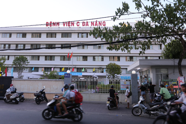 Khoảng 1.079 người đã tiếp xúc với bệnh nhân Covid-19 ở Đà Nẵng, trong đó 288 người là F1 - Ảnh 1