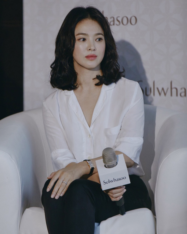 Cứ ngưỡng mộ Song Hye Kyo đã U40 mà vẫn trẻ trung, nào biết cô còn nhờ vào 6 tips làm đẹp giản đơn này - Ảnh 4
