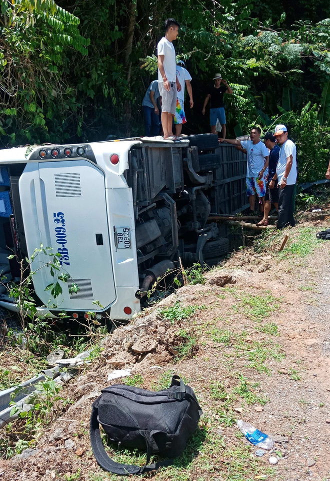 Tai nạn kinh hoàng ở Quảng Bình khiến 15 người chết: Tài xế không có bằng lái xe 47 chỗ, camera hành trình mất tín hiệu - Ảnh 2
