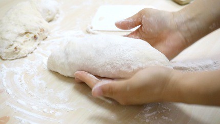 Bánh mì mà ủ bột như cách này thì đảm bảo thành phẩm thơm ngon hơn hẳn - Ảnh 7
