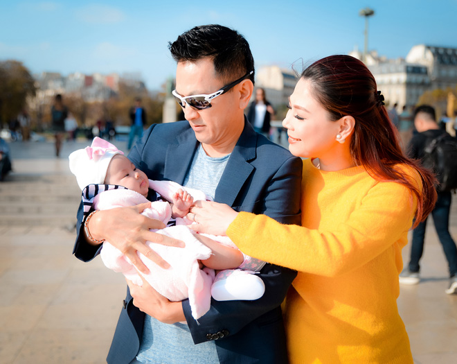 Sau 6 tháng chào đời, con gái Thanh Thảo lần đầu được mẹ đưa về Việt Nam ăn Tết - Ảnh 7