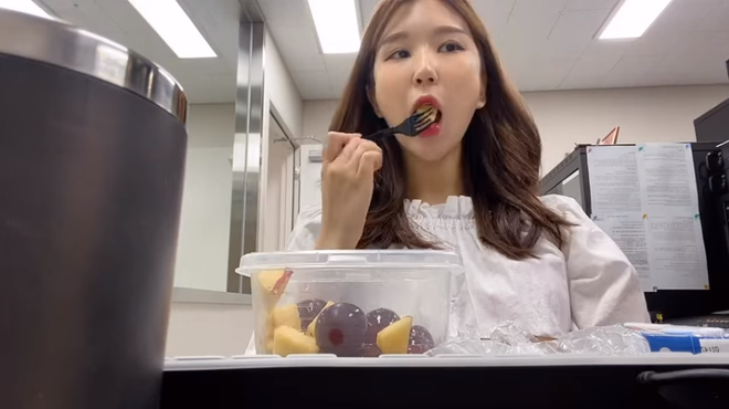 Thử chế độ ăn kiêng của Solar (MAMAMOO), cô nàng Vlogger xứ Hàn giảm 4.5kg chỉ sau 5 ngày - Ảnh 16