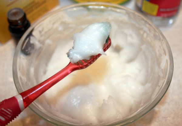 Dùng baking soda theo công thức này, không cần đến nha sĩ, răng vẫn trắng bóc như bọc sứ  - Ảnh 2