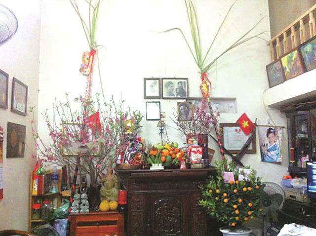 Người dân Việt có tục mua mía, mia muối đầu năm bày lên ban thờ tổ tiên