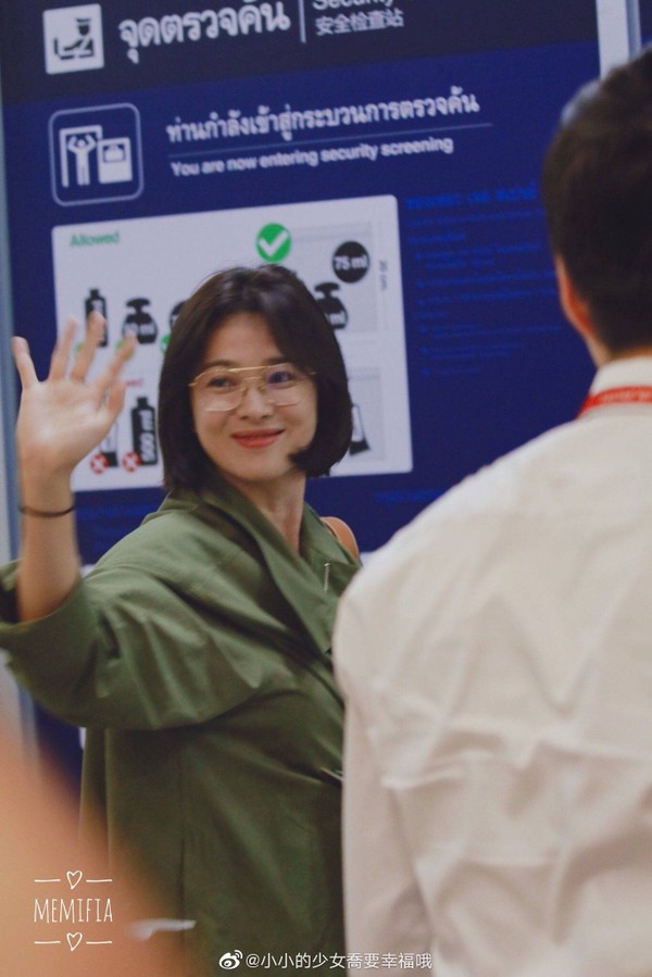 Song Hye Kyo tươi trẻ tại sân bay: C-net nhắc lại vụ trốn thuế, chê xấu và cái kết bất ngờ - Ảnh 11