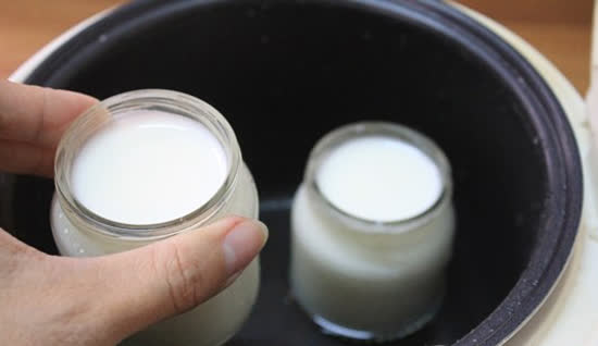 Cách làm sữa chua tại nhà đơn giản bằng nồi cơm điện, vụng cách mấy cũng thành công - Ảnh 6