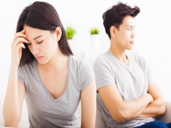 Những dấu hiệu báo động tình cảm vợ chồng có trục trặc, sớm muộn gì cũng đường ai nấy đi - Ảnh 3