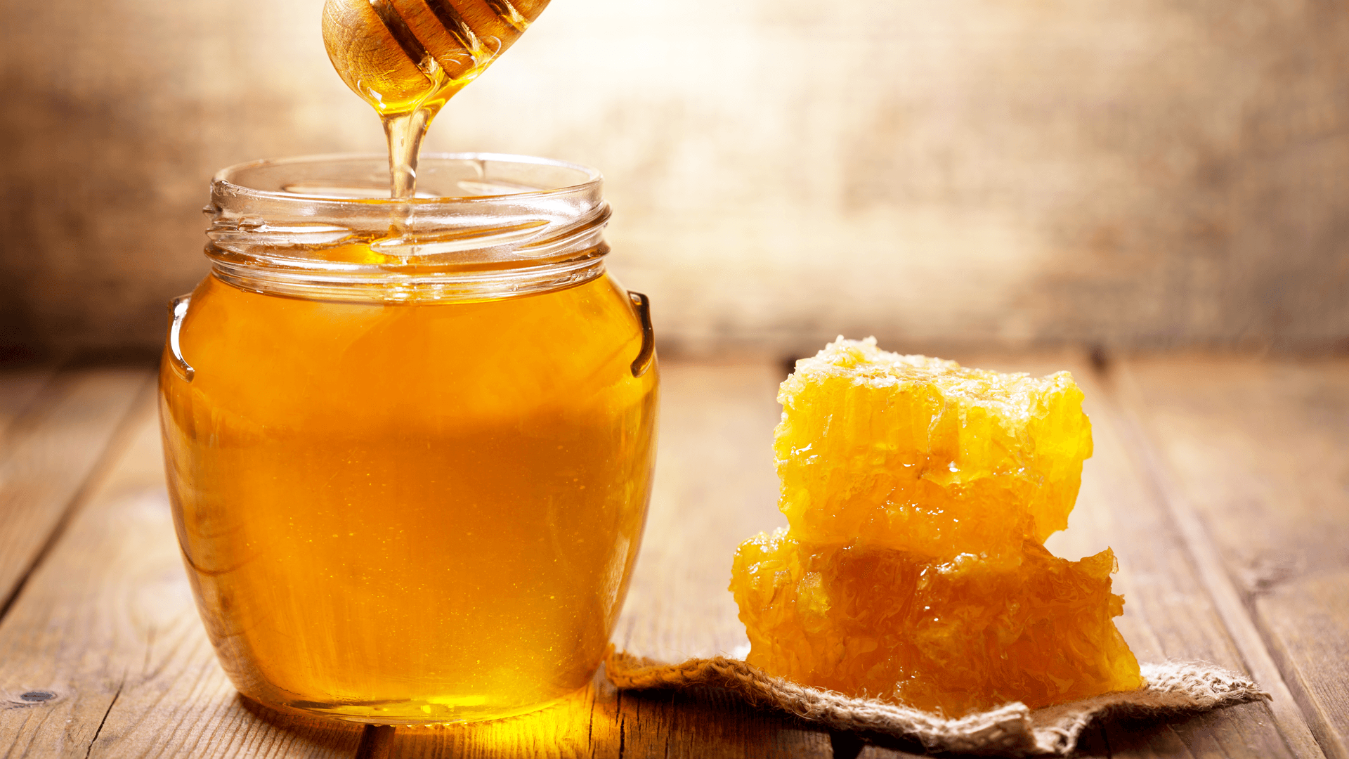 Không chỉ tốt cho sức khỏe, mật ong còn nhiều công dụng trị mụn, làm đẹp da