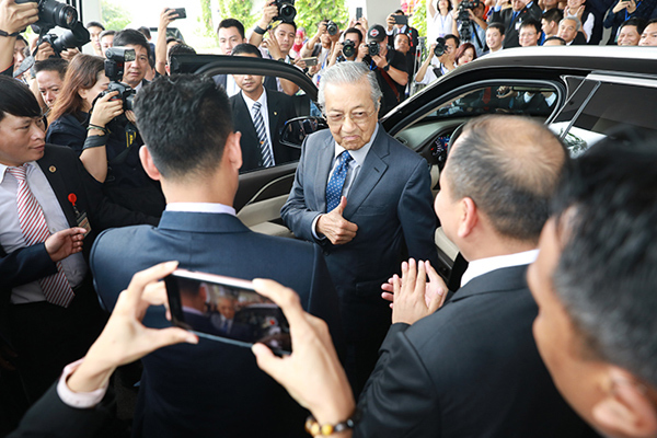Thủ tướng Mahathir Mohamad: Người luôn ủng hộ công nghiệp ô tô nội địa - Ảnh 1