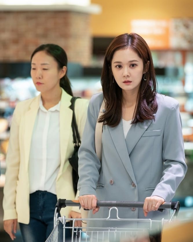 Đặc sản thời trang trong phim Hàn mùa Thu/Đông: Muôn cách diện áo blazer chỉ đẹp và sành điệu trở lên - Ảnh 15