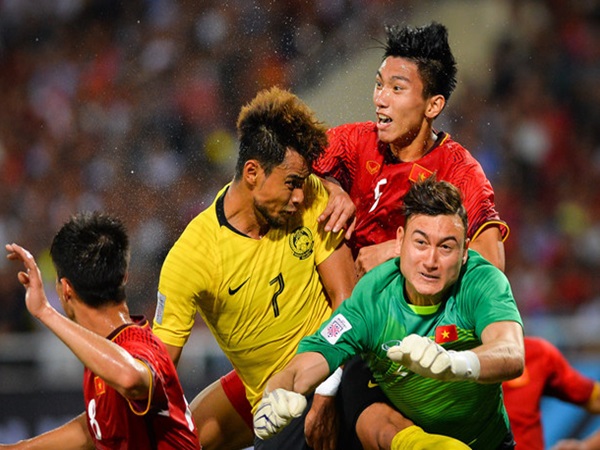 Nóng: Sau khi vô địch AFF Cup 2018, thủ môn Đặng Văn Lâm xin ra nước ngoài thi đấu - Ảnh 1