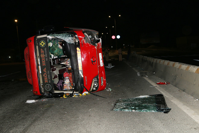 Ám ảnh tiếng khóc than của gần 30 người trong đêm 28 Tết vì xe khách gặp nạn trên đường  - Ảnh 1