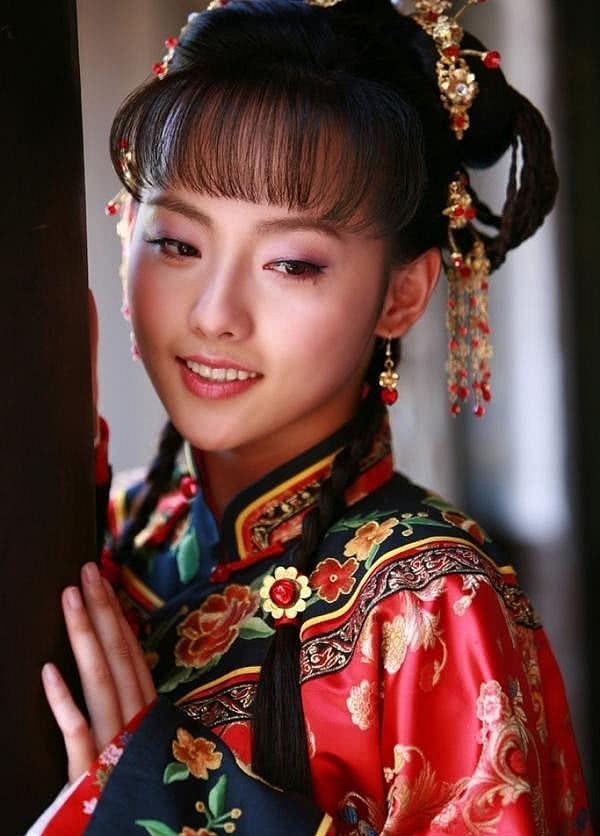 Netizen xứ Trung choáng với nhan sắc đời thực của mỹ nhân “Diên Hi Công Lược” - Trương Gia Nghê - Ảnh 13