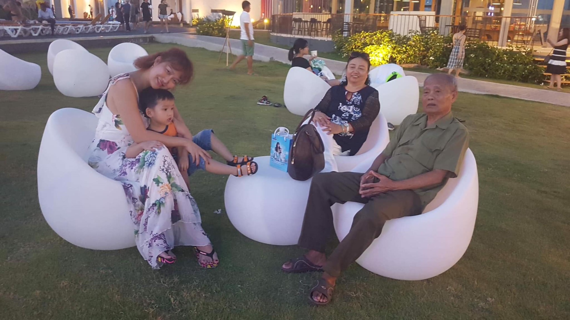 Lộ cuộc sống thật của Phi Thanh Vân sau 2 năm làm mẹ đơn thân - Ảnh 2