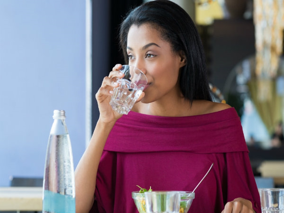 Thực hư uống nước đun sôi để nguội quá 24h gây nguy hiểm cho sức khỏe, nguy cơ ung thư - Ảnh 2
