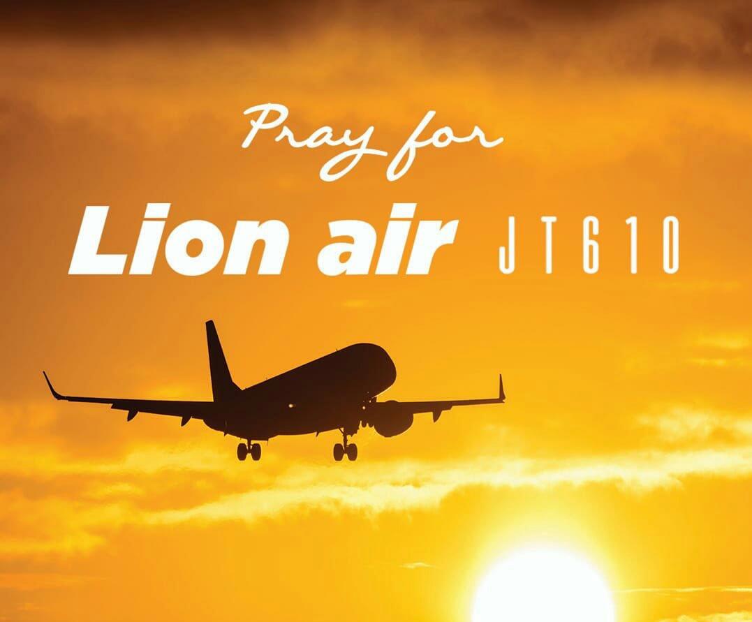 Bức ảnh đôi vợ chồng 'dắt tay nhau đi đến thiên đường' trong vụ rơi máy bay Lion Air khiến cộng đồng mạng nghẹn ngào - Ảnh 3