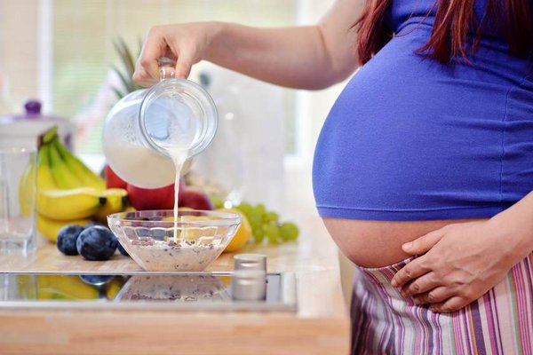 Muốn mẹ khỏe, thai nhi phát triển vượt chuẩn hãy ăn ngay những thực phẩm này trong bữa sáng - Ảnh 2