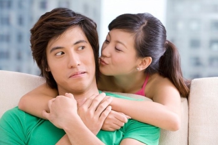 Những cách ‘thôi miên’ cảm xúc của chồng hiệu quả, chị em phụ nữ nên học hỏi - Ảnh 1