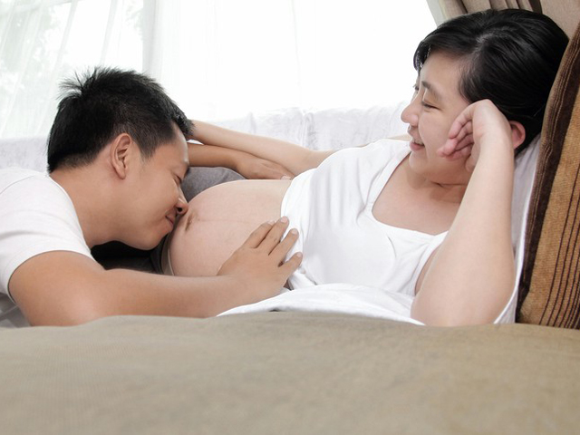 Phụ nữ mang thai 3 tháng cuối dễ cảm thấy cô đơn và trầm cảm