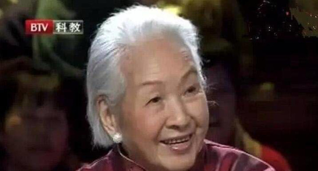 Cụ bà bị ung thư ruột vẫn sống thọ 115 tuổi và có nét đẹp thanh tú như 'thiếu nữ': Bí quyết kéo dài sự sống đến từ 4 việc rất cơ bản - Ảnh 1