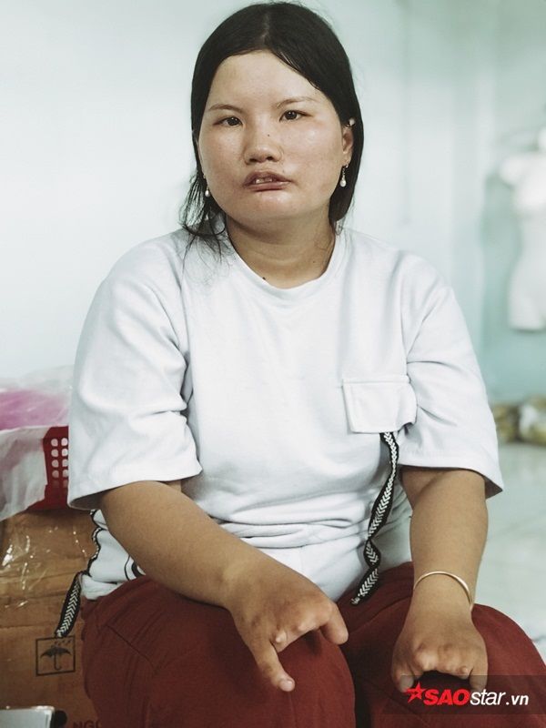 Phía sau câu chuyện cô shipper khuyết tật bị 'bom hàng', khóc nức nở giữa trời nắng Sài Gòn: Tuổi thơ bị miệt thị và ước mơ thành đầu bếp - Ảnh 8