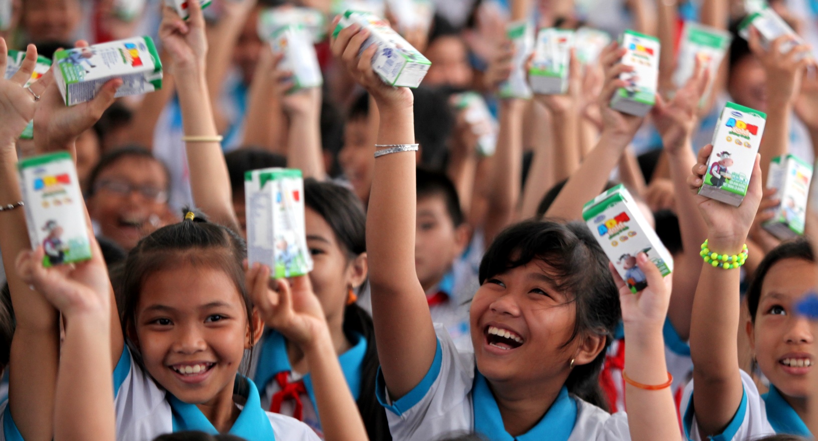 Vinamilk và 76.500 ly sữa nhân ái tới trẻ em tỉnh Vĩnh Long - Ảnh 3