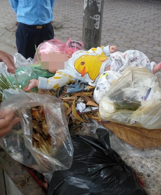 Tiết lộ bất ngờ về mẹ của bé trai bị vứt trong thùng rác ở Hà Nội - Ảnh 1