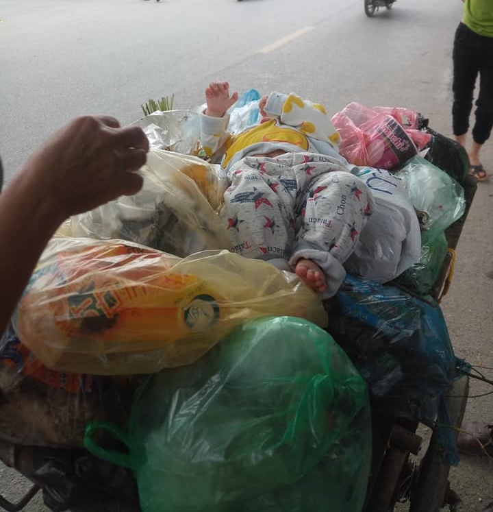 Tiết lộ bất ngờ về mẹ của bé trai bị vứt trong thùng rác ở Hà Nội - Ảnh 2